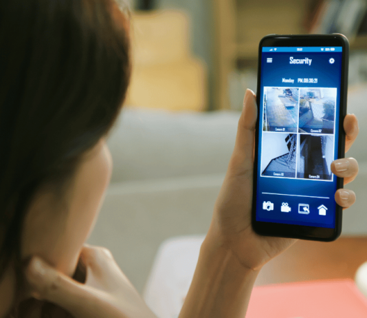 Espionaje en la Cámara del Celular: Cómo los Ciberdelincuentes Atacan y Cómo Protegerte Espionaje cámara celular